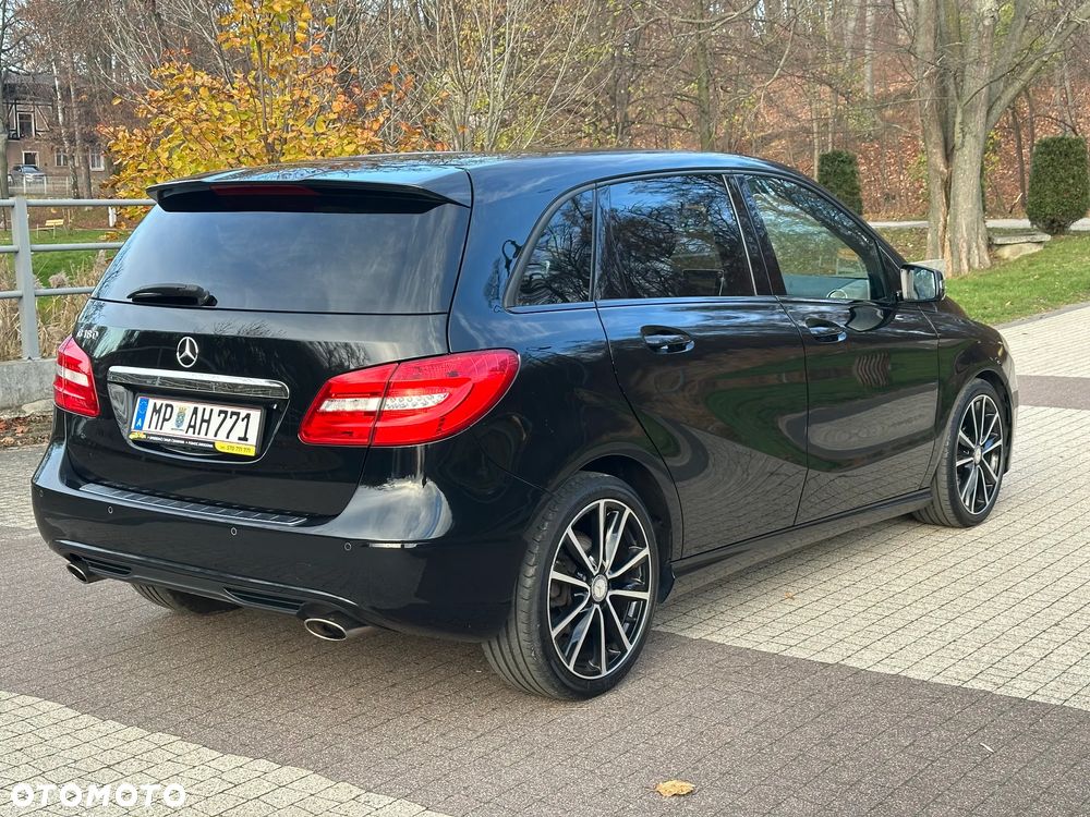 Mercedes-Benz Klasa B 180 UrbanStyle Edition - 3
