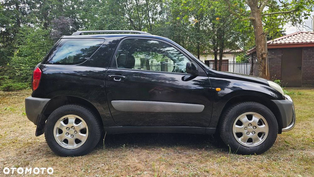 Toyota RAV4 1.8 VVT-i 4x2 - 2