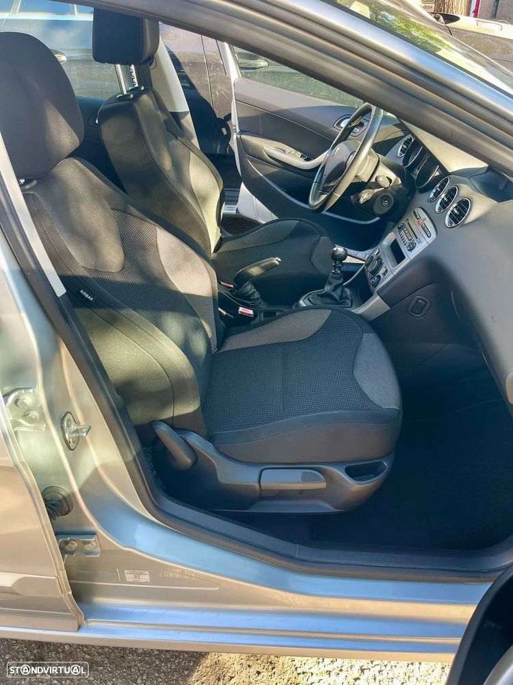 Peugeot 308 1.6 HDi Executive CVM6 - 12