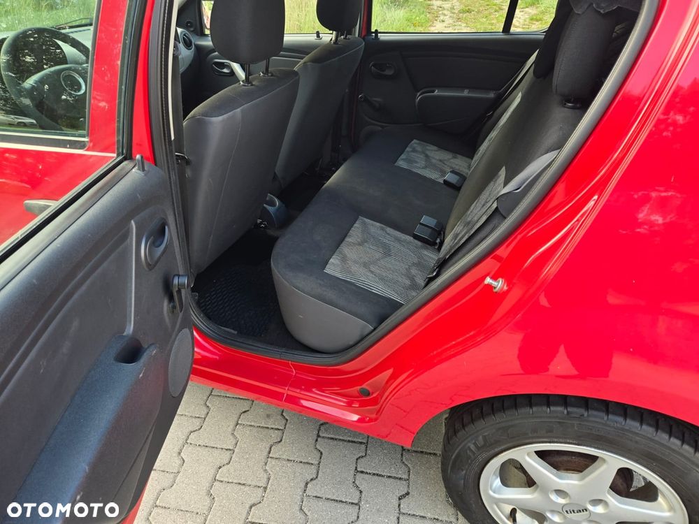 Dacia Sandero - 5
