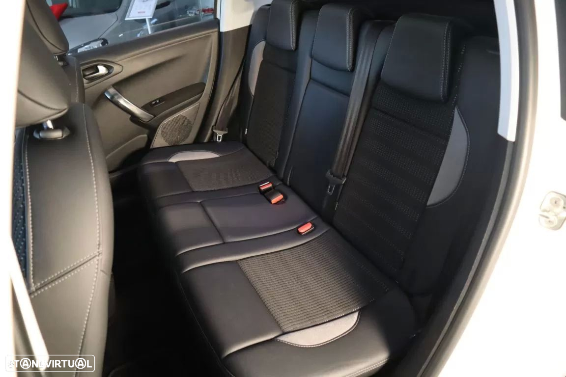 Peugeot 2008 1.6 e-HDi Allure 2-Tronic - 17