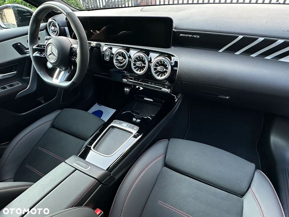 Mercedes-Benz Klasa A 35 AMG 4-Matic 8G-DCT - 27