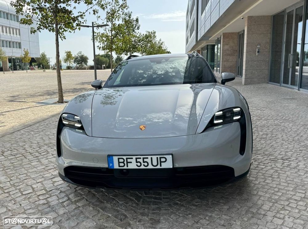 Porsche Taycan Cross Turismo 4 - 2