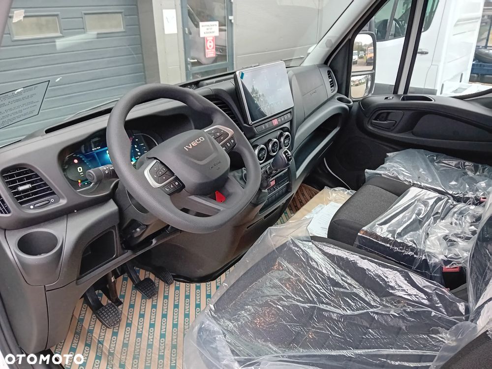 Iveco Daliy 50C18HZ podwozie 3.0 Diesel 180KM rozstaw osi 4350 mm dostępne "od ręki" - 6