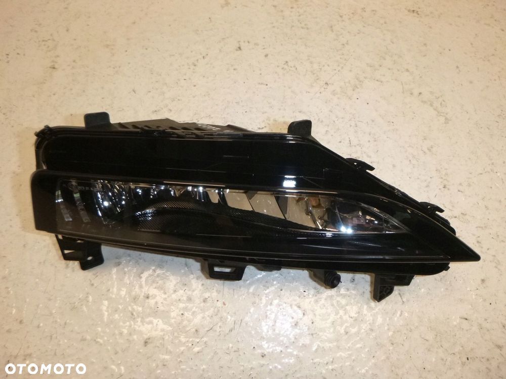 SKODA OCTAVIA 4 HALOGEN LAMPA DRL LED PRAWY PRZÓD - 9