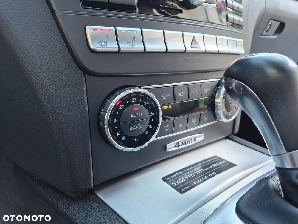 Mercedes-Benz Klasa C 300 CDI BlueEff 4-Matic Avantgarde - 23