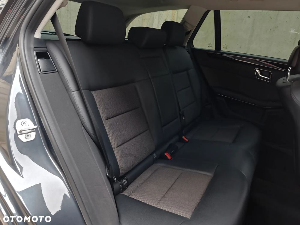 Mercedes-Benz Klasa E 220 CDI 7G-TRONIC Avantgarde - 23