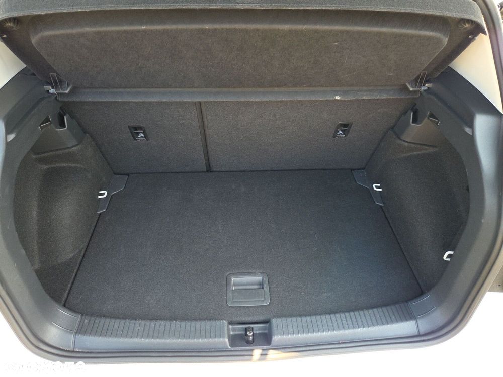 Volkswagen T-Cross - 14
