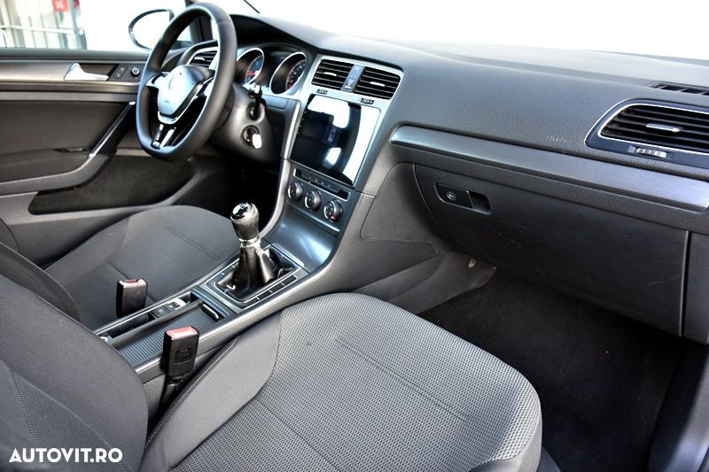 Volkswagen Golf 1.6 TDI DPF BlueMotion - 16