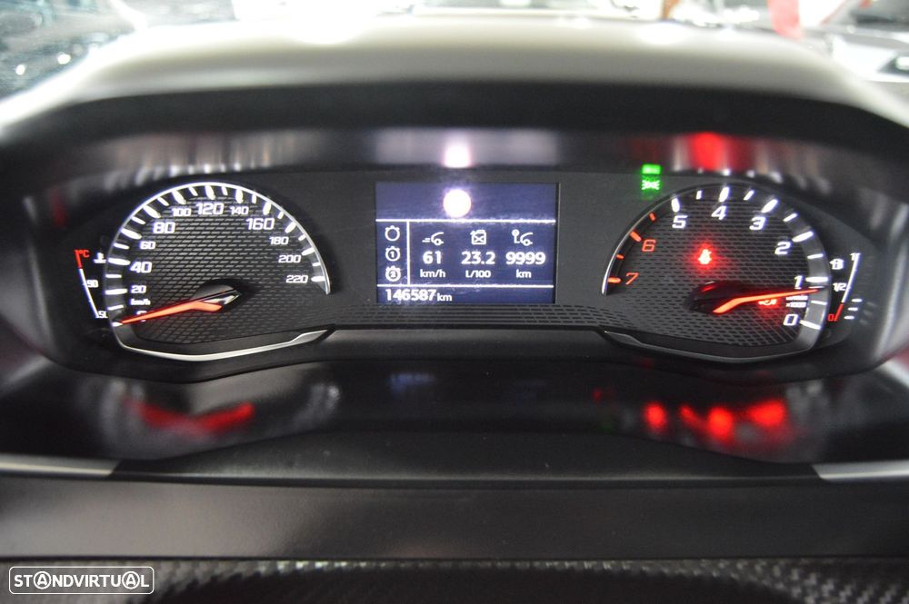 Peugeot 2008 1.5 BlueHDi Allure Pack - 31