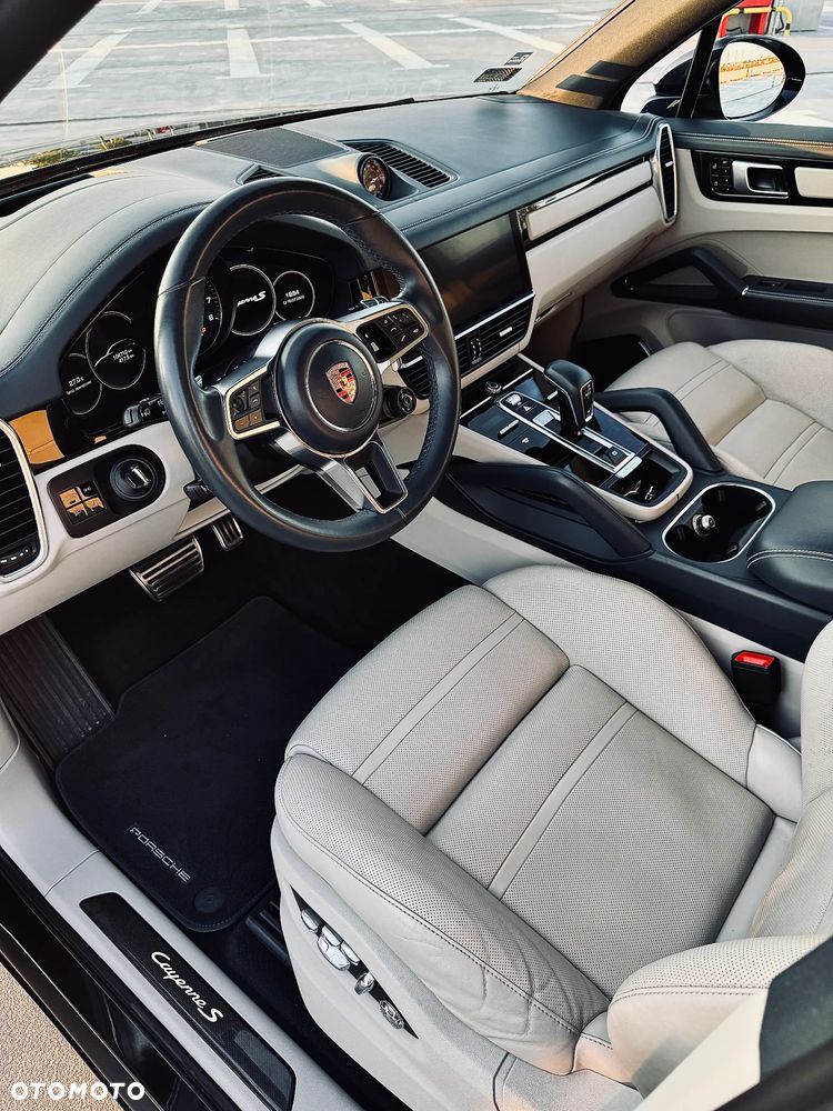 Porsche Cayenne S - 11