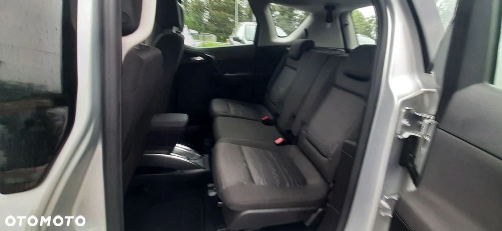 Opel Meriva - 38