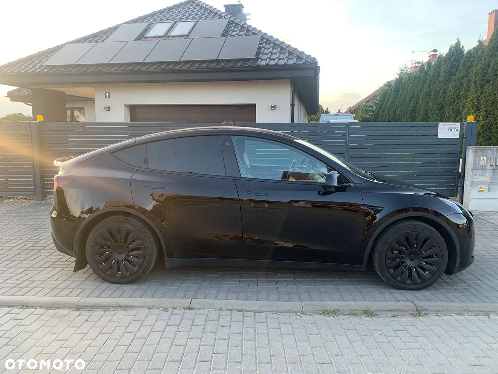Tesla Model Y Long Range Dual Motor AWD - 11
