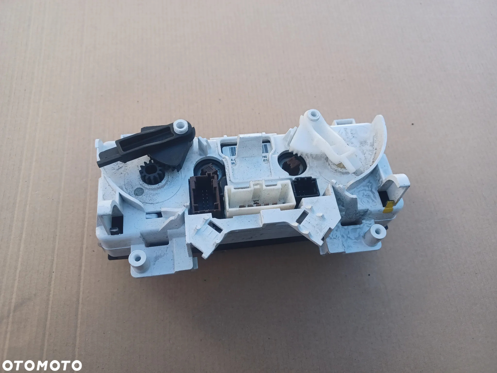PANEL KLIMATYZACJI BERLINGO III A42103000 - 3
