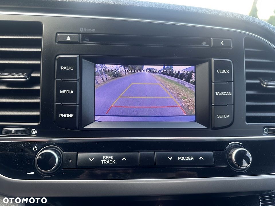 Hyundai Elantra 1.6 Comfort - 10