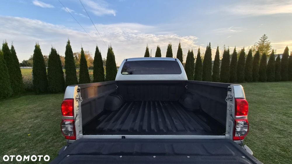 Toyota Hilux - 12