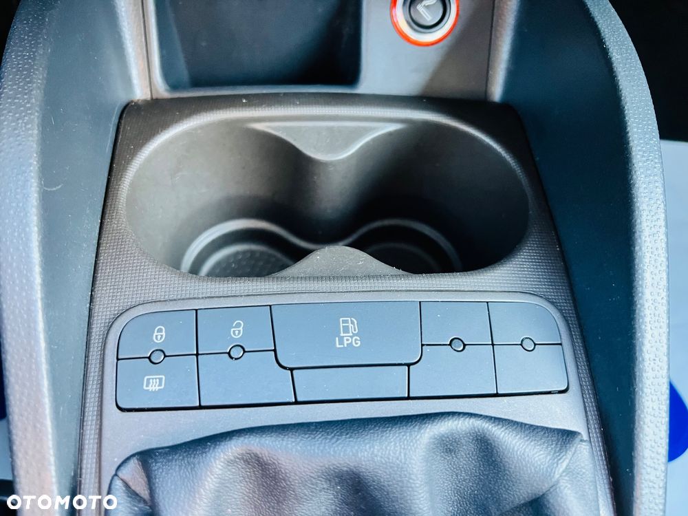 Seat Ibiza SC 1.6 16V Stylance - 26