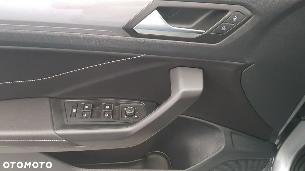Volkswagen T-Roc - 19