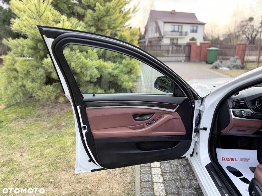 BMW Seria 5 520d - 16