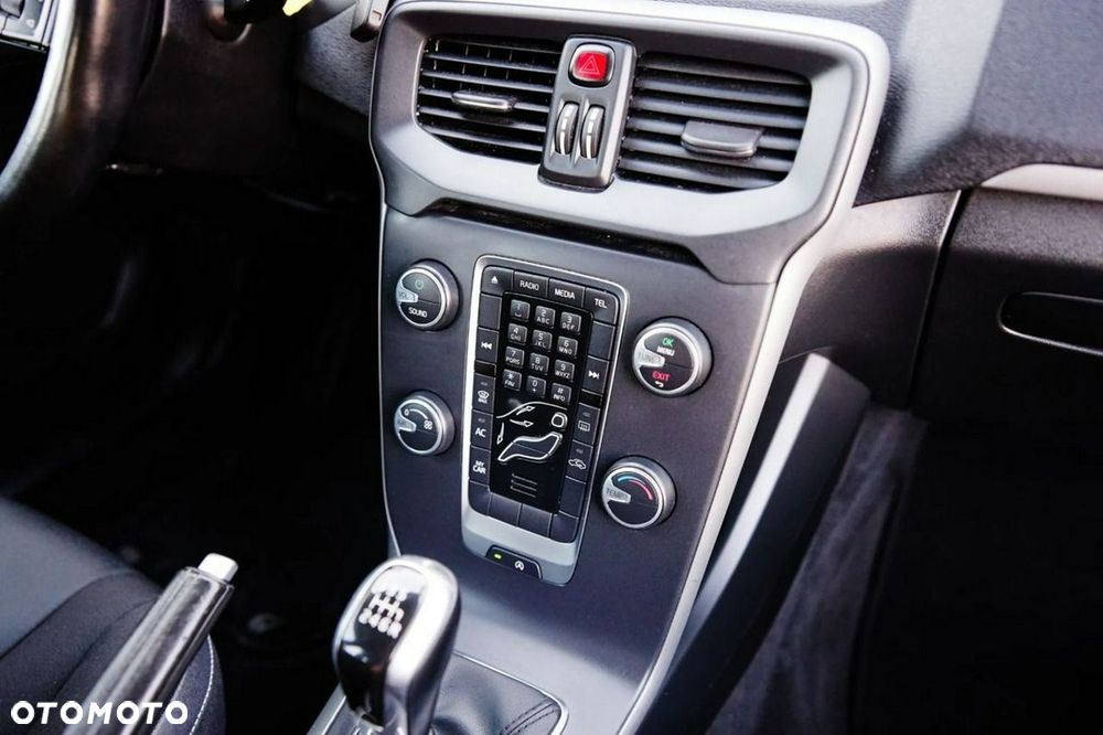 Volvo V40 D2 Kinetic - 25