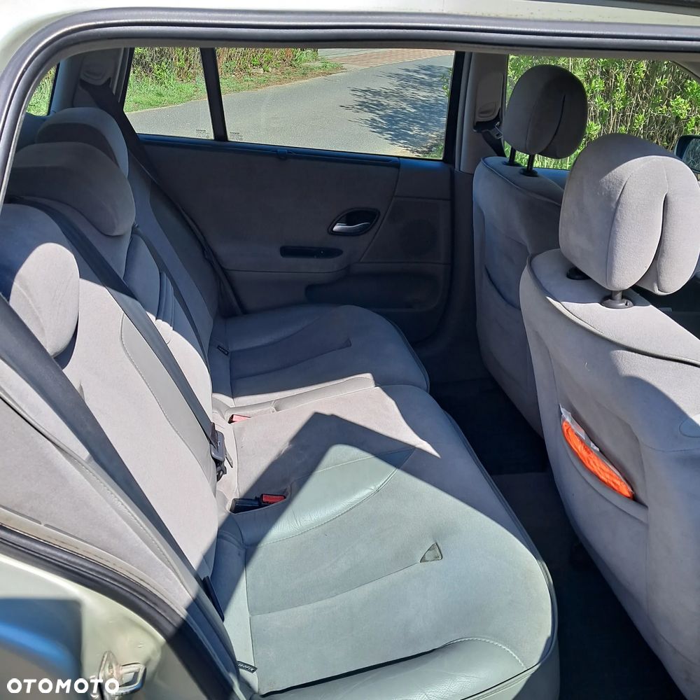 Renault Laguna Grandtour 1.8 Privilege - 8