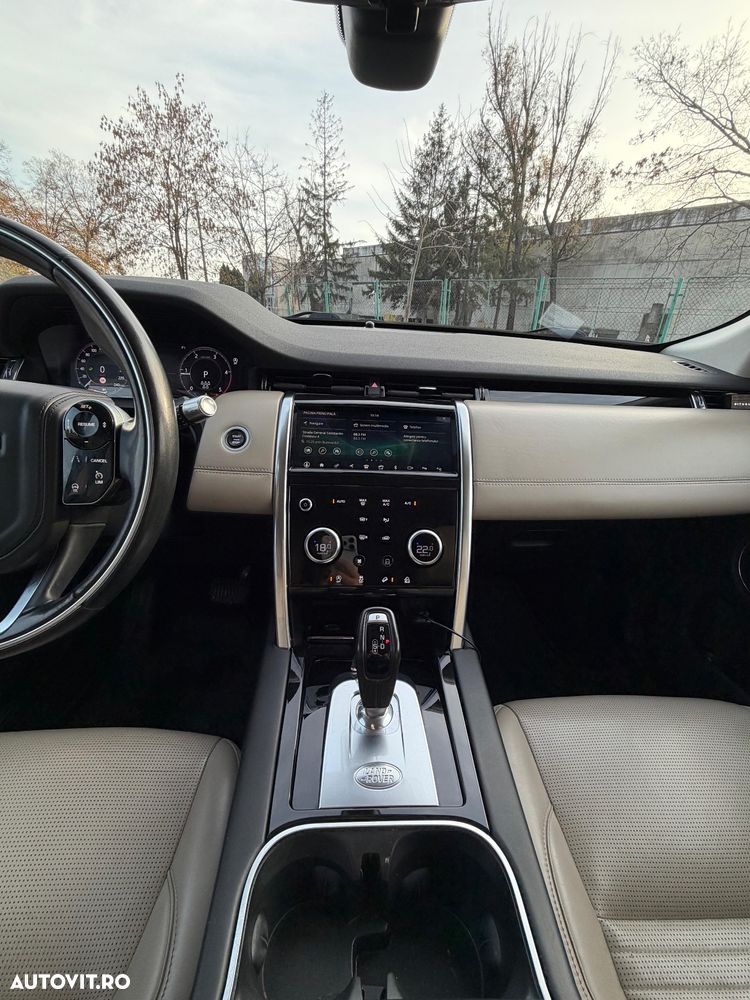 Land Rover Discovery Sport - 11