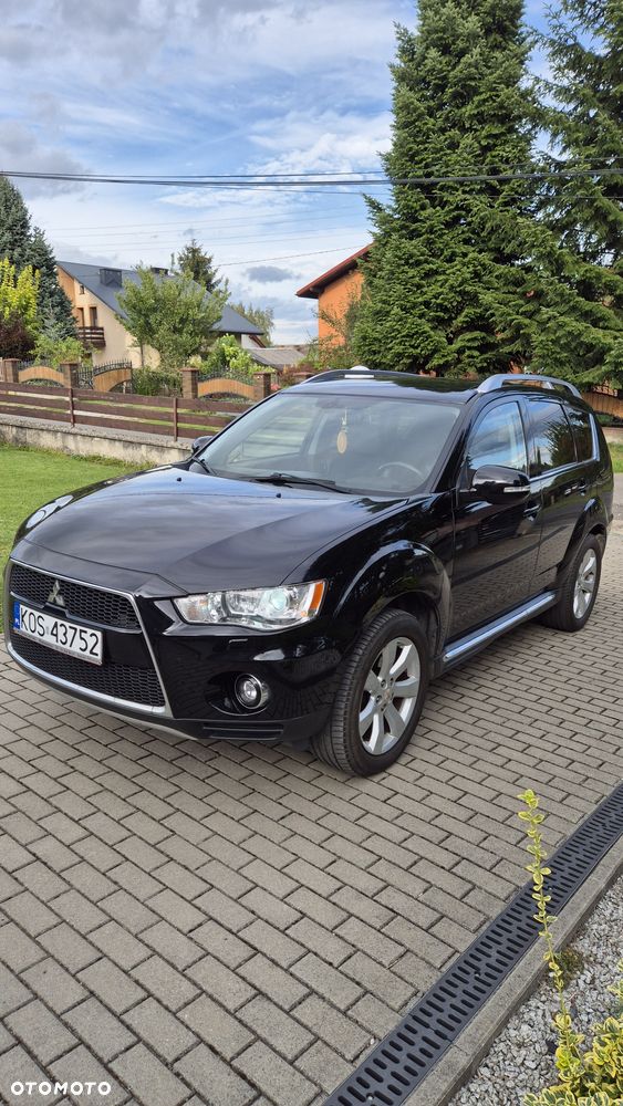 Mitsubishi Outlander - 1