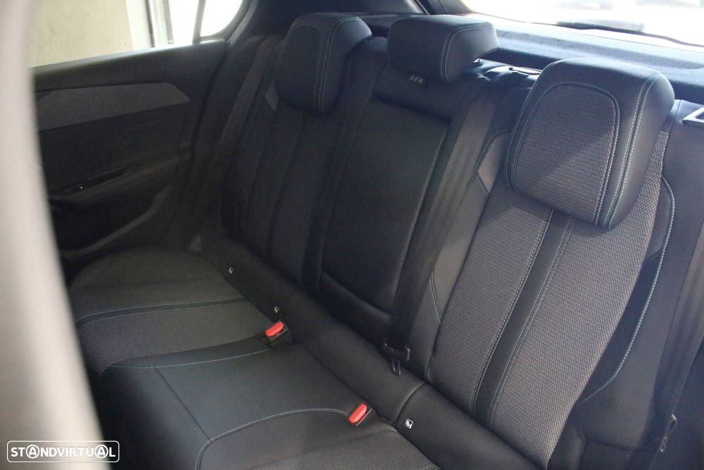Peugeot 308 1.2 PureTech Allure - 30