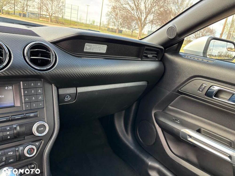 Ford Mustang 3.7 V6 - 13