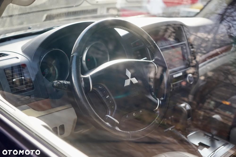 Mitsubishi Pajero 3.2 DID Instyle - 33