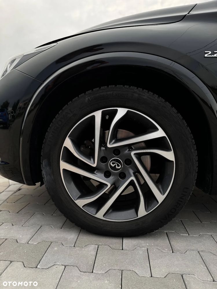 Infiniti Q30 2.2d City Black Edition AWD 7DCT - 11