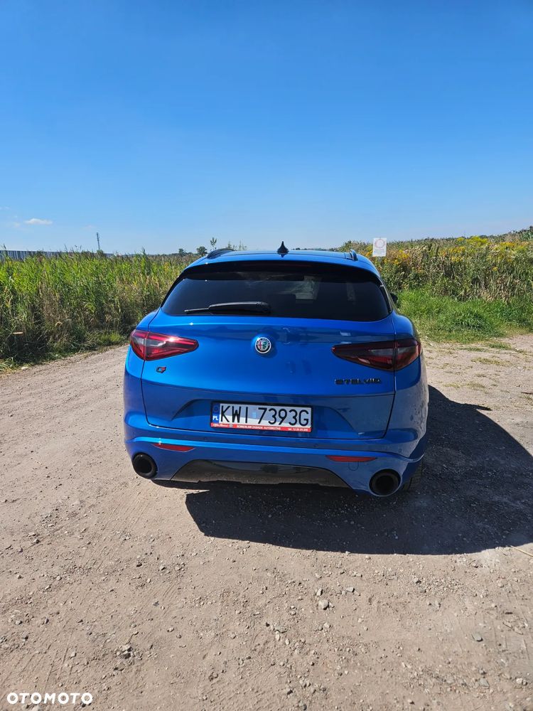 Alfa Romeo Stelvio 2.0 Turbo 16V AT8-Q4 Ti - 3