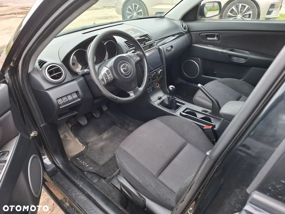 Mazda 3 2.0 Active + - 11