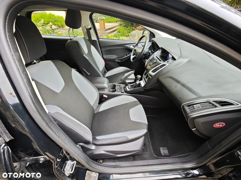 Ford Focus 1.6 TDCi DPF Champions Edition - 27