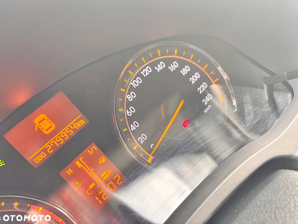 Toyota Avensis 2.0 D-4D Premium - 4