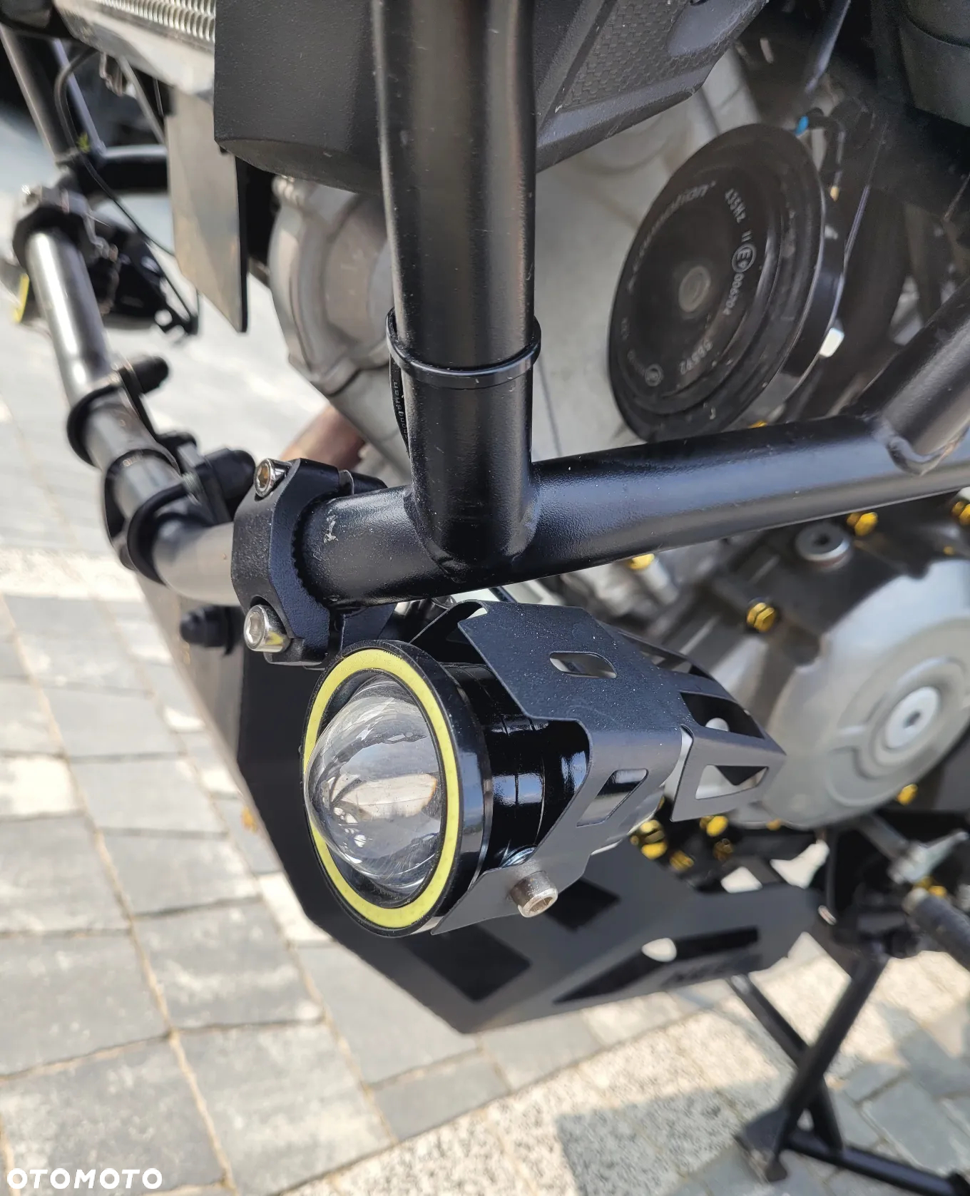 Suzuki V-STROM - 25