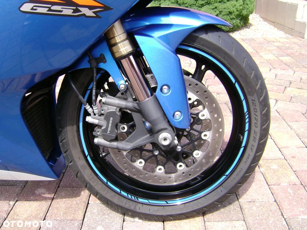 Suzuki GSX 1000 - 10