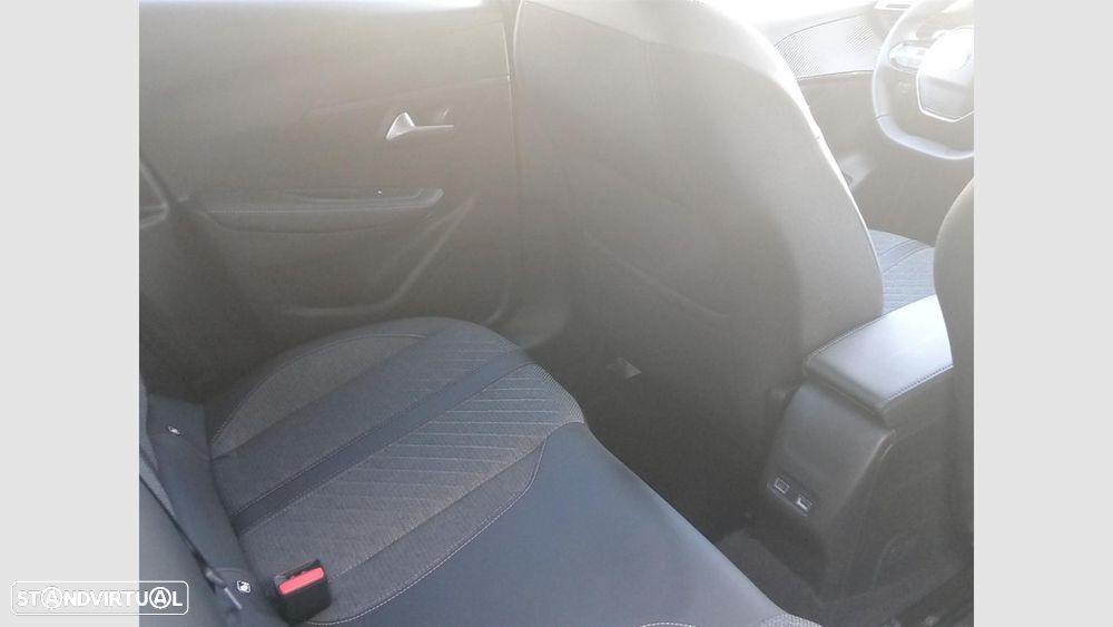 Peugeot 208 1.2 Hybrid Allure e-DCS6 - 18