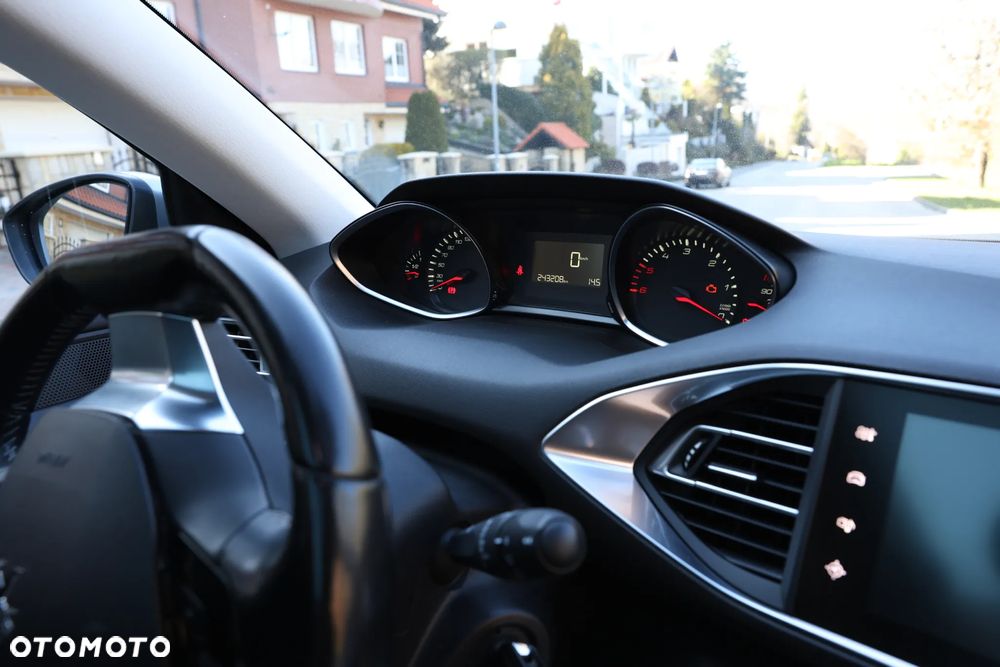 Peugeot 308 1.6 BlueHDi Allure S&S - 20