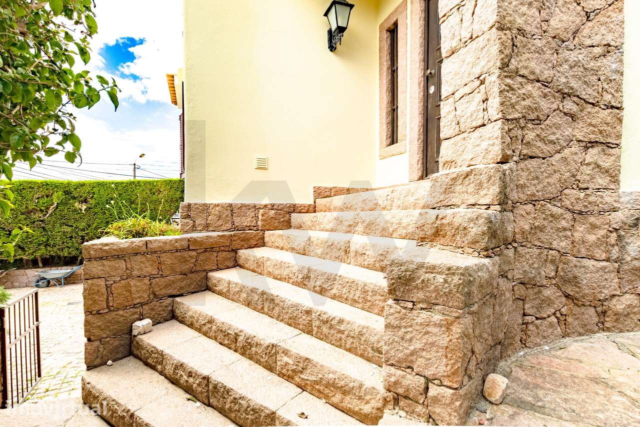 Moradia com zona de jardim e varandas com vista Mar, junto ao centro d - Grande imagem: 5/57