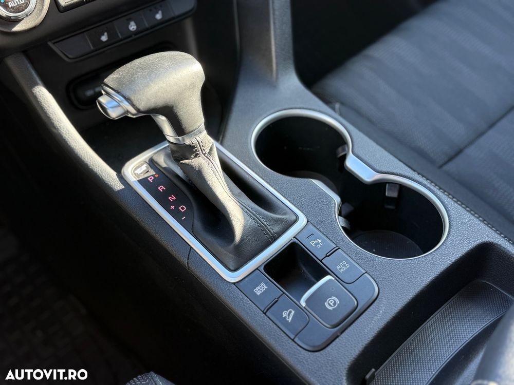 Kia Sportage 1.6 DSL MHEV 7DCT HP 4x2 Style - 9