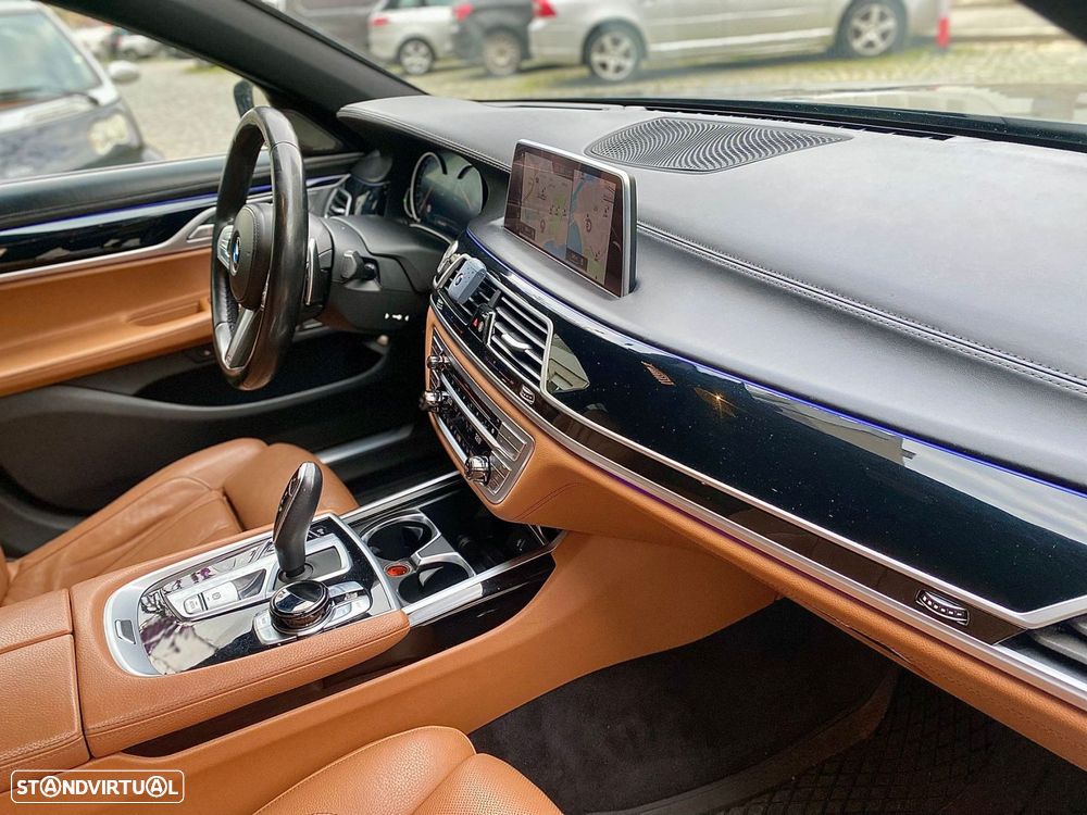 BMW 750 d xDrive Pack M Auto - 28