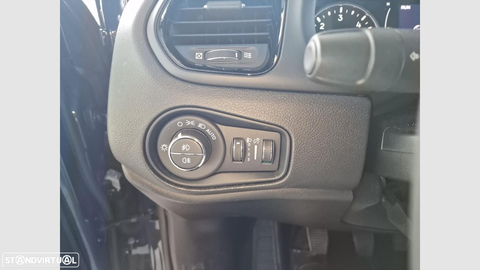 Jeep Renegade 1.6 MJD Night Eagle - 13