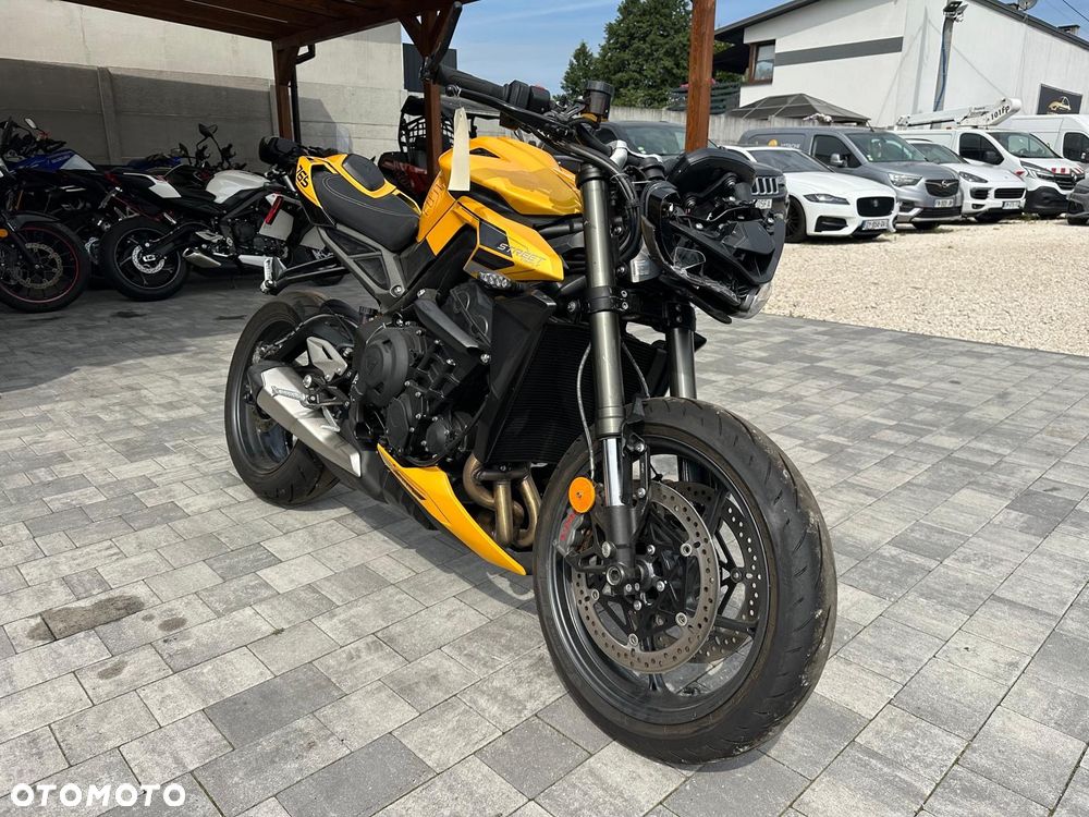 Triumph Street Triple - 3
