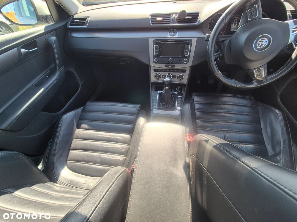 Volkswagen Passat - 26