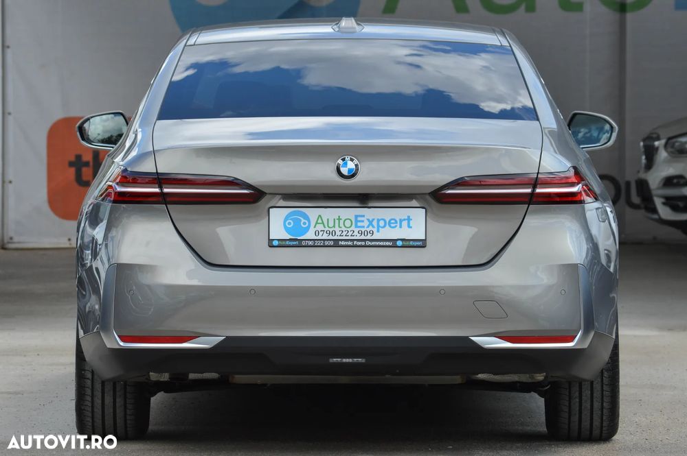 BMW Seria 5 520i AT MHEV - 10
