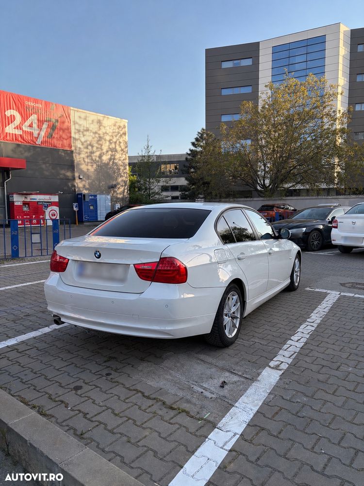 BMW Seria 3 318d - 4