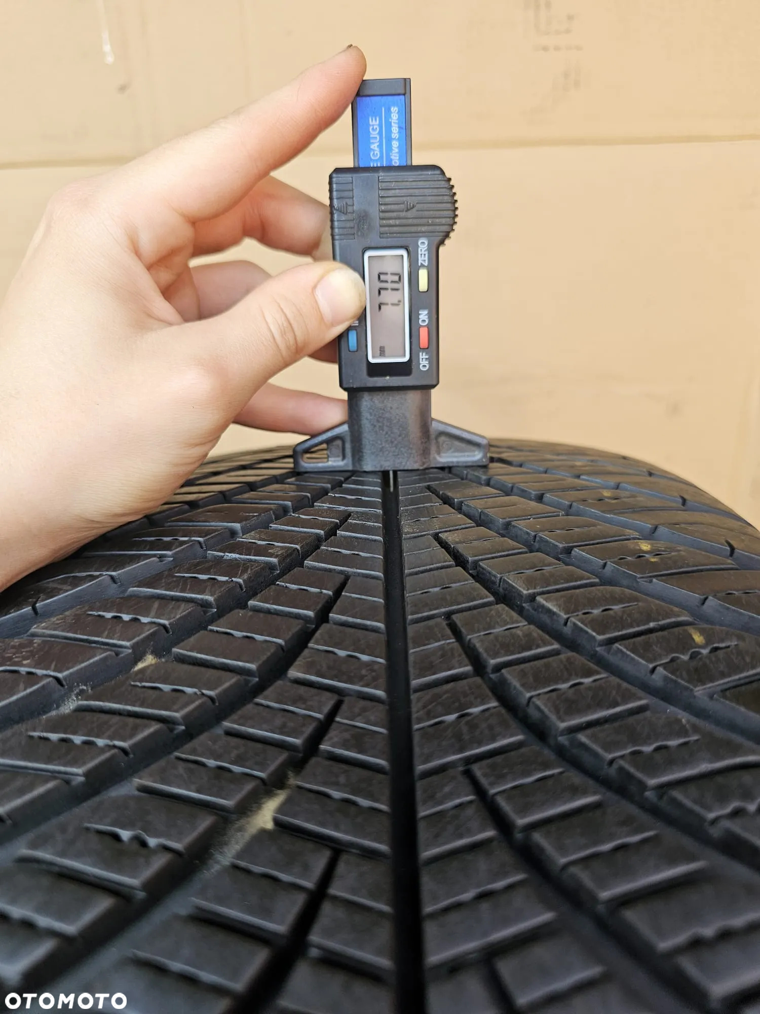 (O127) 235/55R17 103V 7,7mm 17r XL / GoodYear Vector 4Seasons - 3