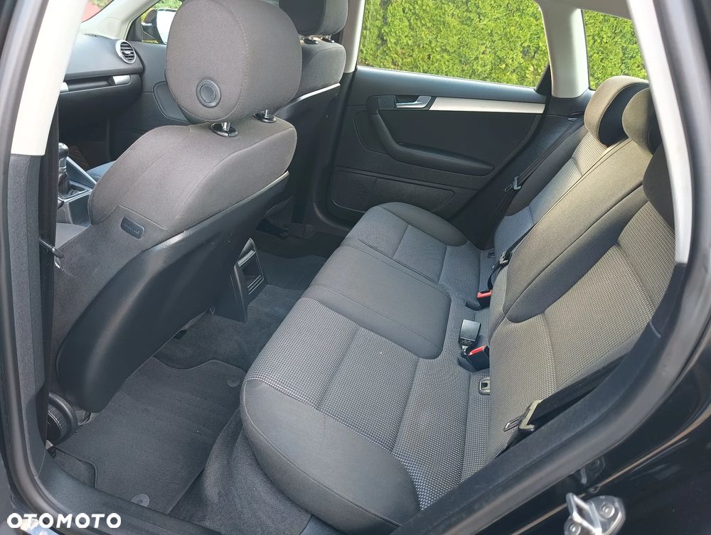 Audi A3 Sportback 2.0 TDI Ambiente - 32