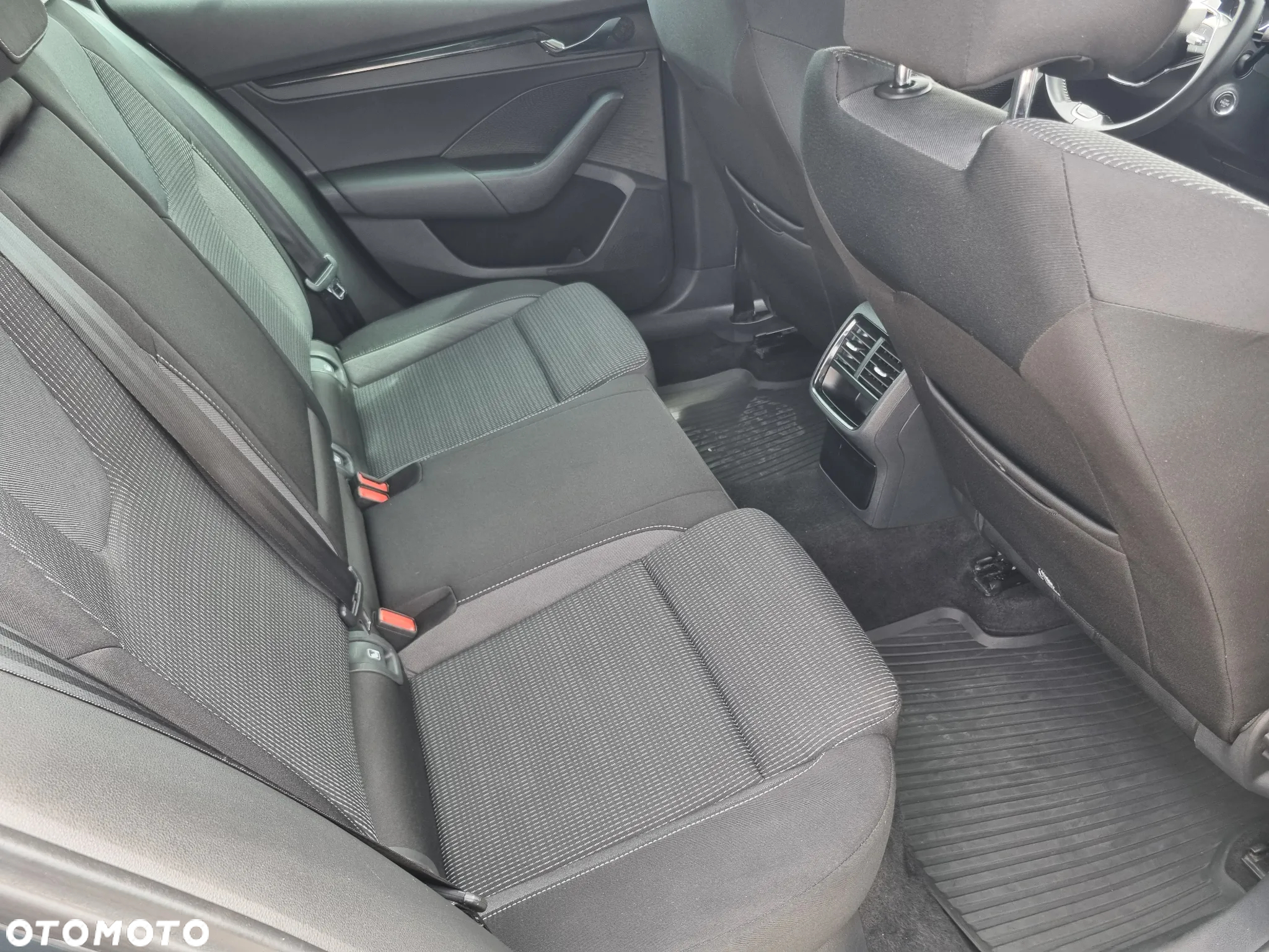 Skoda Octavia 2.0 TDI Ambition DSG - 23